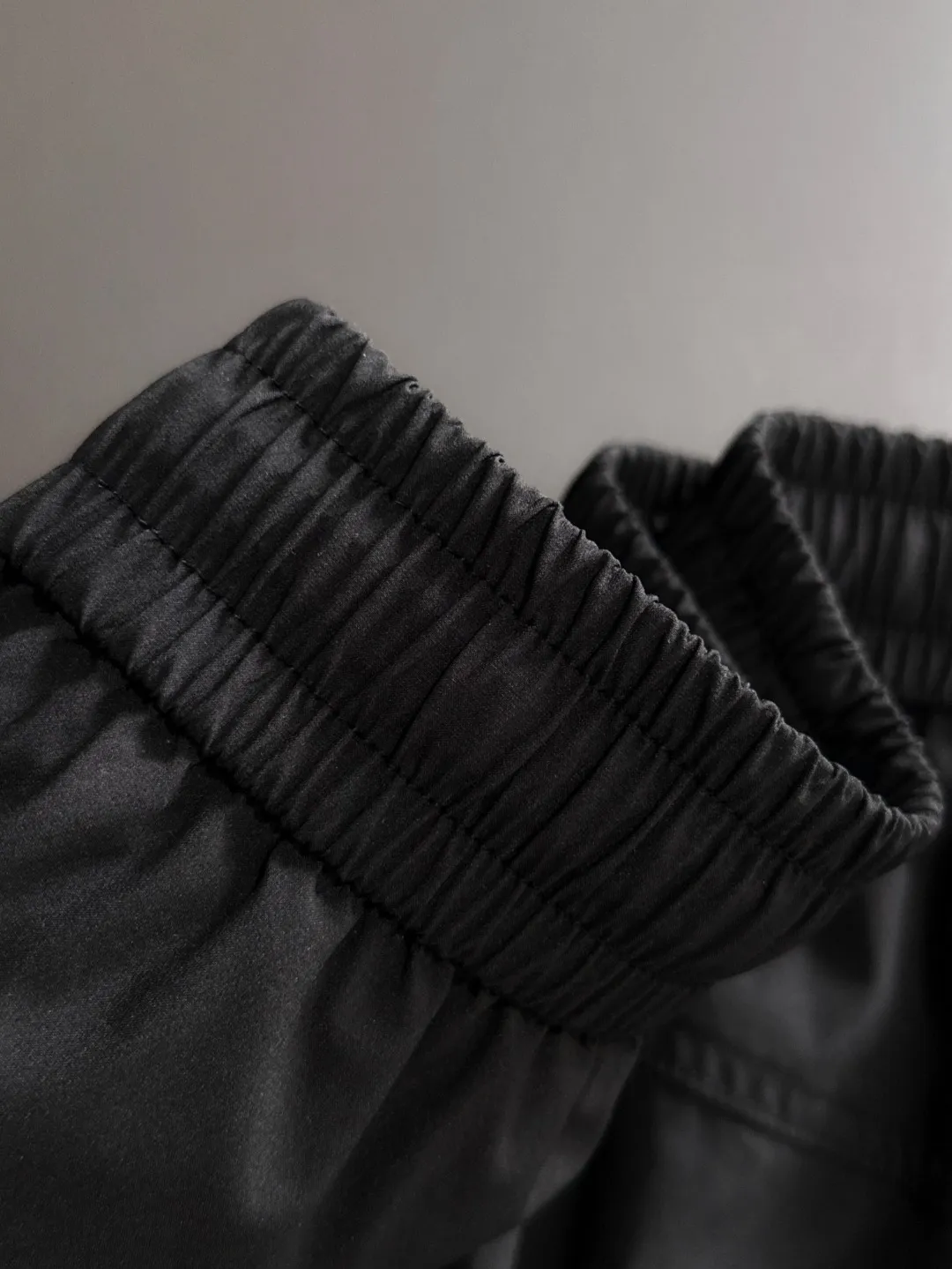 🅿️330 next day shipping, high-end goods, Stone Island 2025 spring and summer new elastic band casual shorts, counter-customized fabrics, high breathability and comfort, impeccable details, brand element design concept, reflecting high quality. It feels delicate and soft! It presents a casual cut and the upper body shape is great! Size: M-4XL
